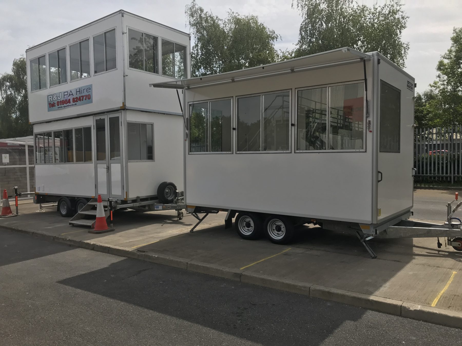 Discover why commentary boxes are essential for professional event sound. R & J PA Hire offers commentary box hire and PA systems across East Yorkshire. Discover why commentary boxes are essential for professional event sound. R & J PA Hire offers commentary box hire and PA systems across East Yorkshire.